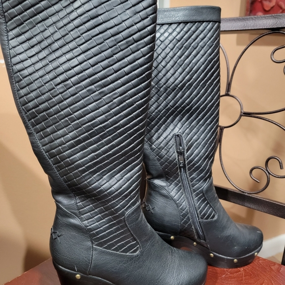 Monroe and Maine Boots - Picture 6 of 11